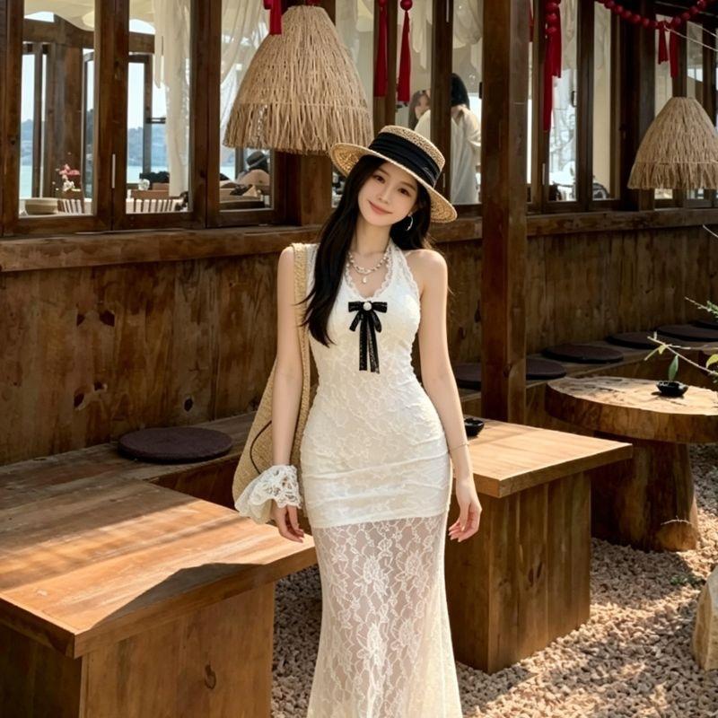 LC temperament gentle wind neck halter slim lace fishtail skirt women's spring and summer new sexy pure desire to close the waist