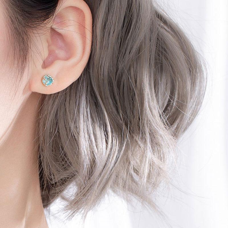 Kryształowe kolczyki proste dla kobiet małe i wszechstronne kolczyki dla kobiet w stylu koreańskim osobowość świeże kolczyki