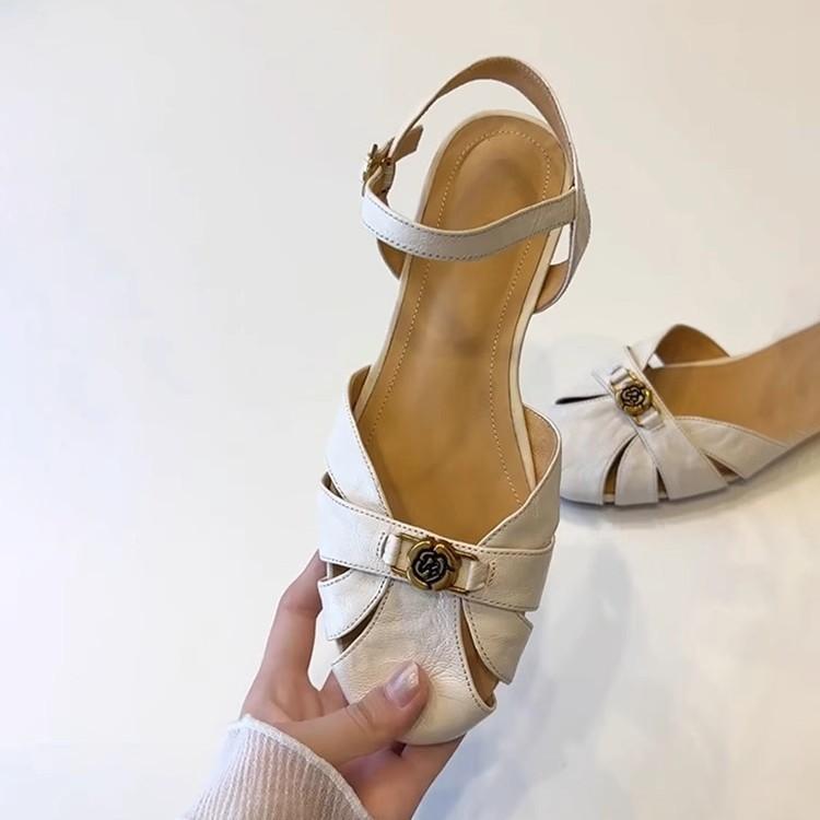 Sheepskin version~ New French hollow leather one-word sandals women's round head versatile retro camellia Roman shoes