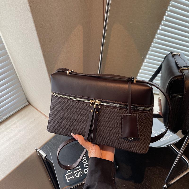 High-end liten fyrkantig väska dam ny retro mode axel underarmsväska pendlare messenger väska