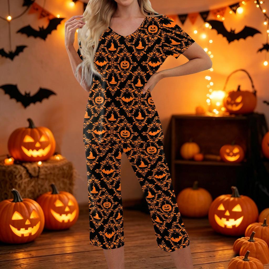 Women Two Piece Halloween Print Lounge Set Short Sleeve Top with Capri Pants Casual Pajama Set for Relaxed Fit