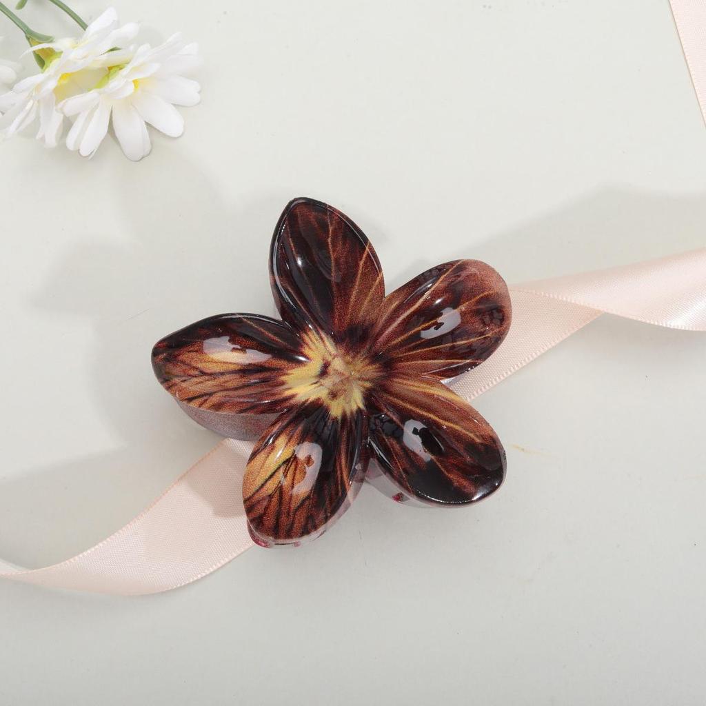 Retro Plumeria Flower Hair Clip for Girls - Cross-Border Sweet Accessory, Five-Petal Design, Perfect for Updos.