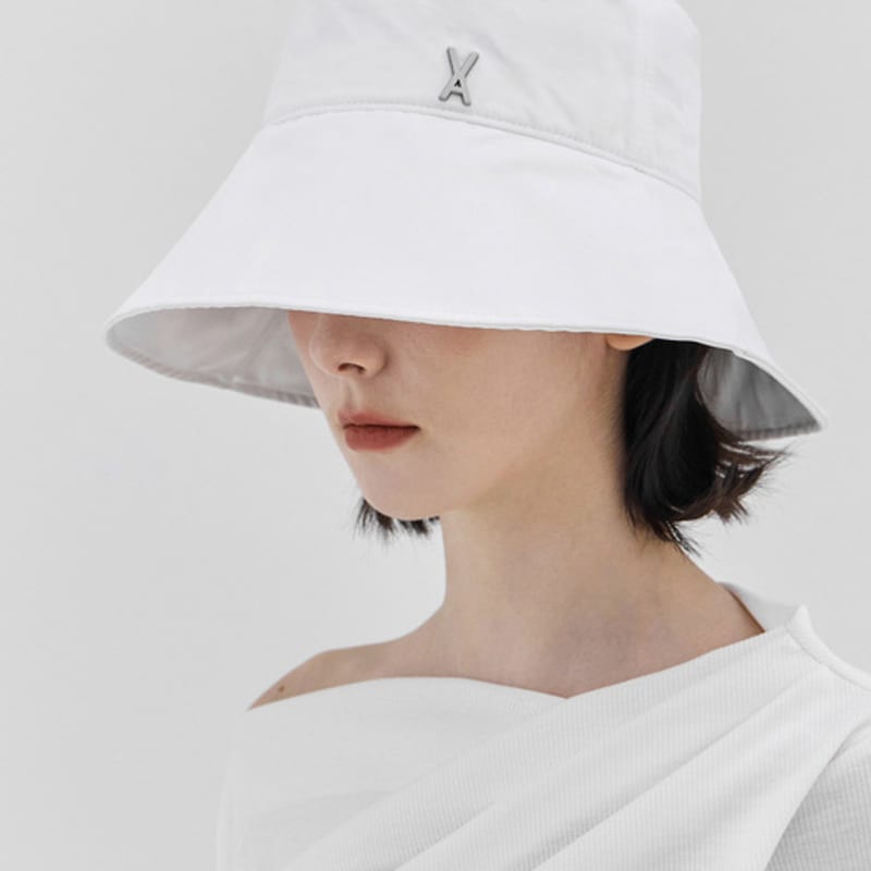 VARZAR VA Studded Solar Shield Bucket Hat White
