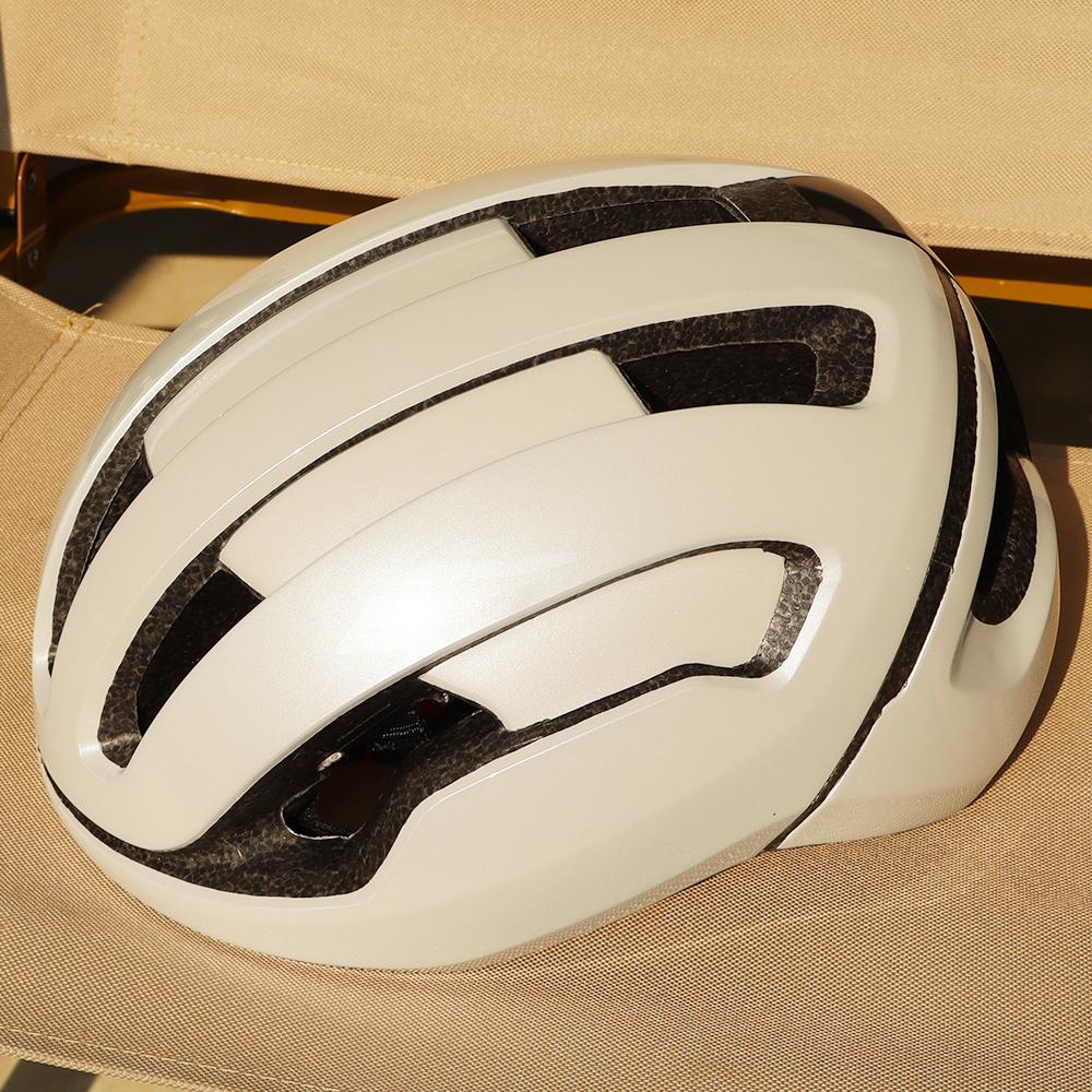 Air Cycling Helmet Safety Hat Outdoor Bicycle Mountain Bike Helmet Cycling Equipment Light Mountain Road Bike Helmet Cascos