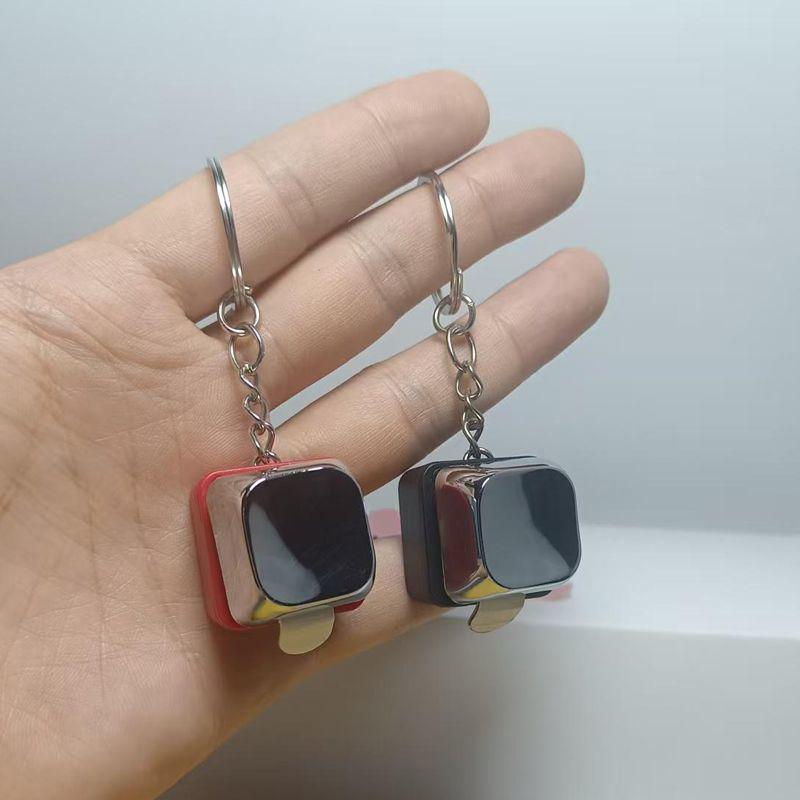 Elektrický šok Elektrická klávesnice Klíčenka Street Trick Novinka Fidget Klíčenka Šokující Podání ruky Trick Klikací hračka 1 ks