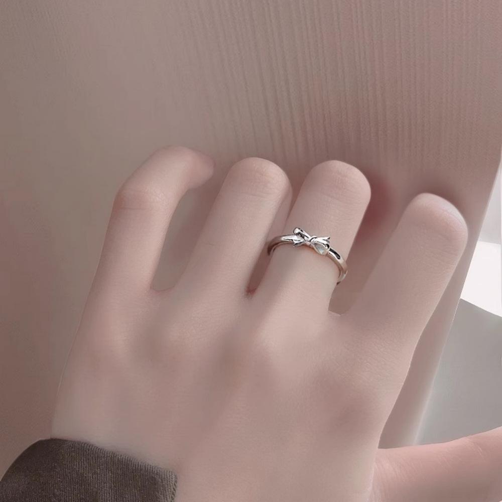 Xiaohongshu S925 Sterling Silver Women's Luxury Ring - Niche Design, Non-Fade Index Finger Fashion.