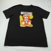 Camiseta Preta Masculina Moschino Couture Urso de Pelúcia Gráfico Sand & Sun