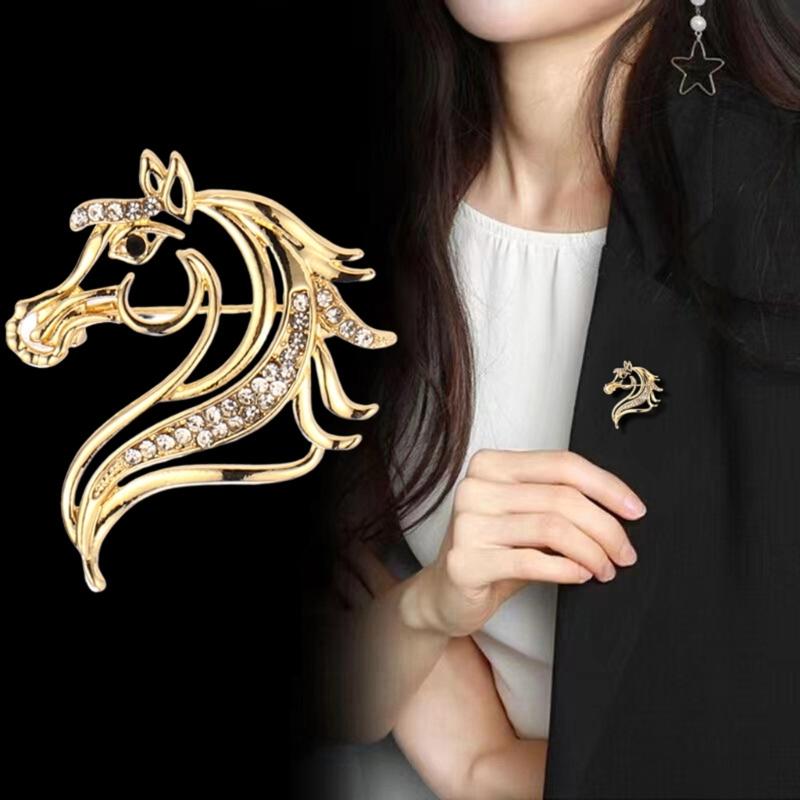 Stylish Equestrian Rhinestones Brooch Pin For Jackets Scarves Outfits Zinc Alloy Crafted Shining Decorative Jewelry Gift