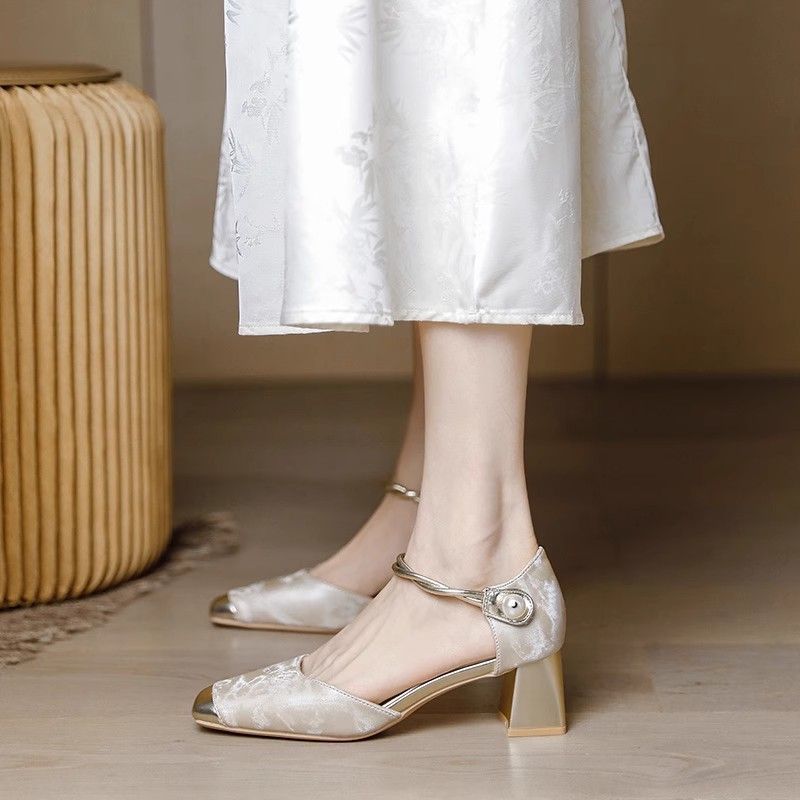 Retro Square Head High Heels Women's Hollow Bridesmaid Wedding Shoes New Chinese Style Cheongsam Single Shoes Thick Heel Bag Head Sandals Women