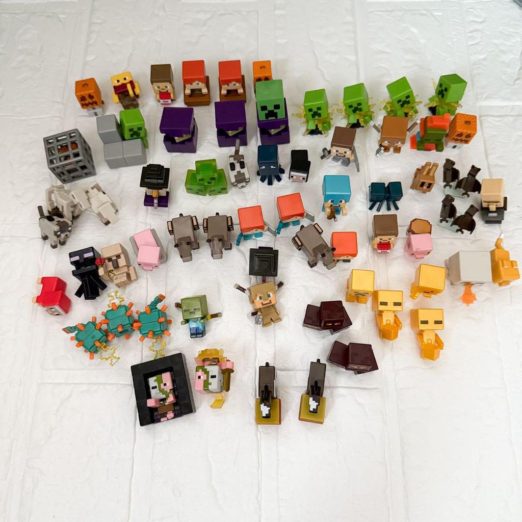 [USED] 64 Minecraft Minifigures, 2 Collecting Cases, Mykeshi DX Chest