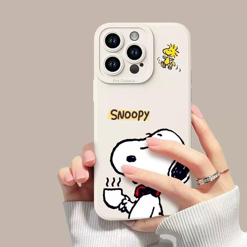 Snoopy Apple 15 Pro Max Cartoon Phone Case, Drop-proof for New Model 17