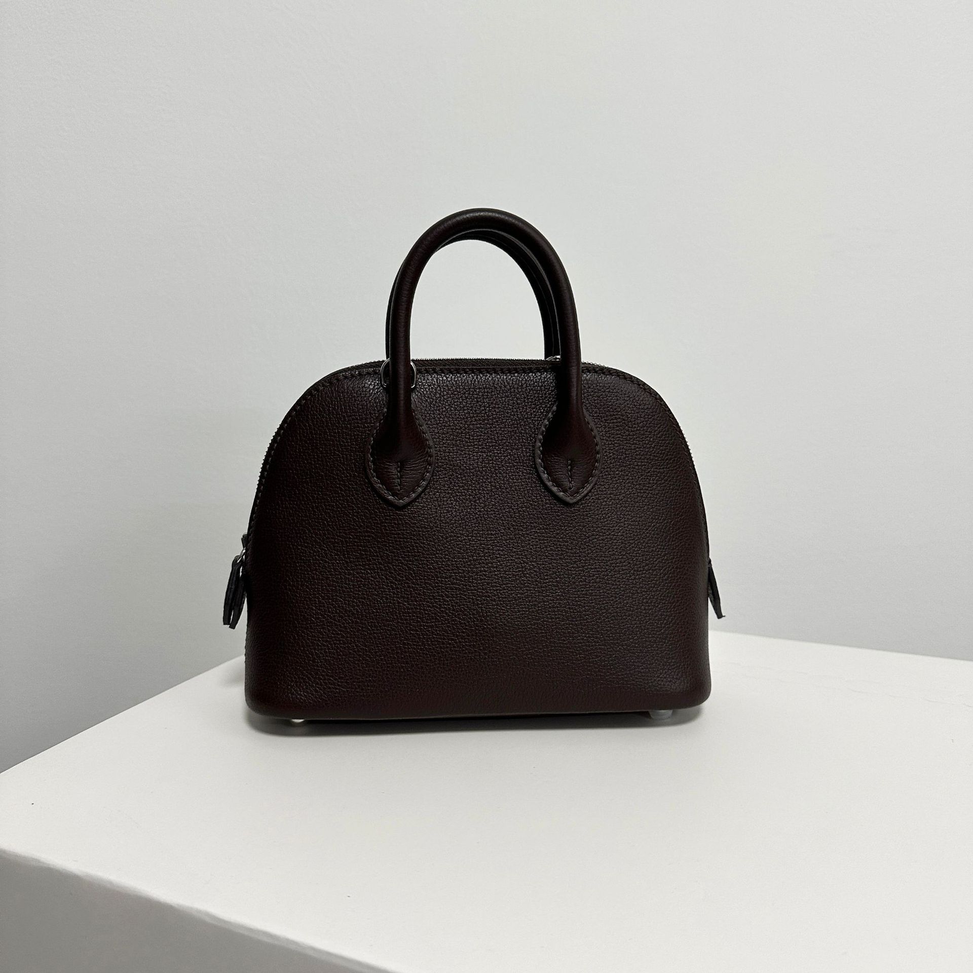 

Imported evercolor cowhide portable messenger mini shell bag bowling versatile first layer cowhide women s bag 20x7x13.5cm