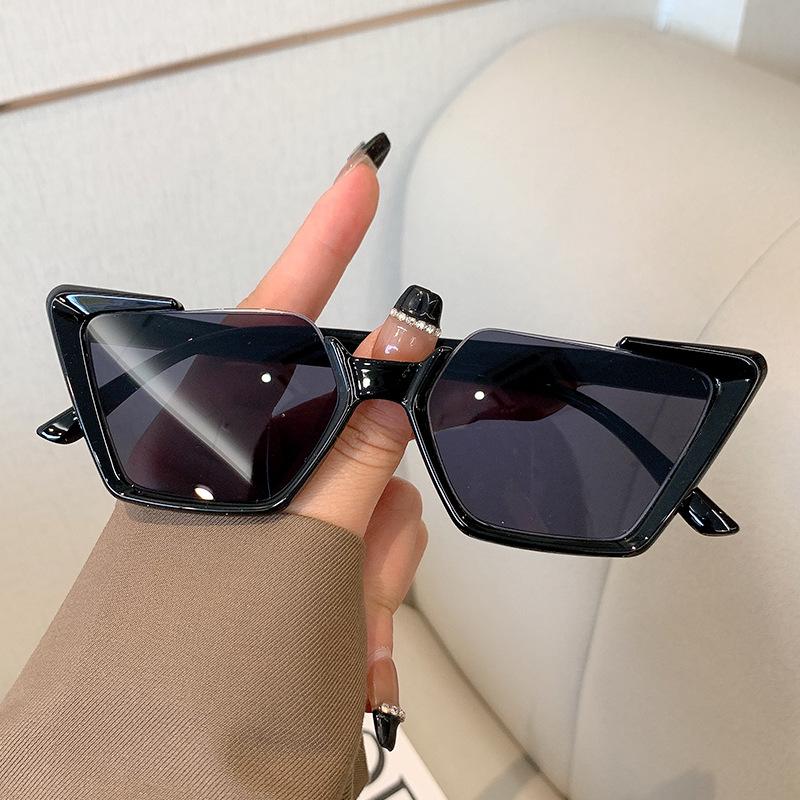 Vintage Brand Designer Irregular Sunglasses Women For Men Sun Glasses Luxury Trending Candy Gradient Eyeglasses Punk Pink Shades