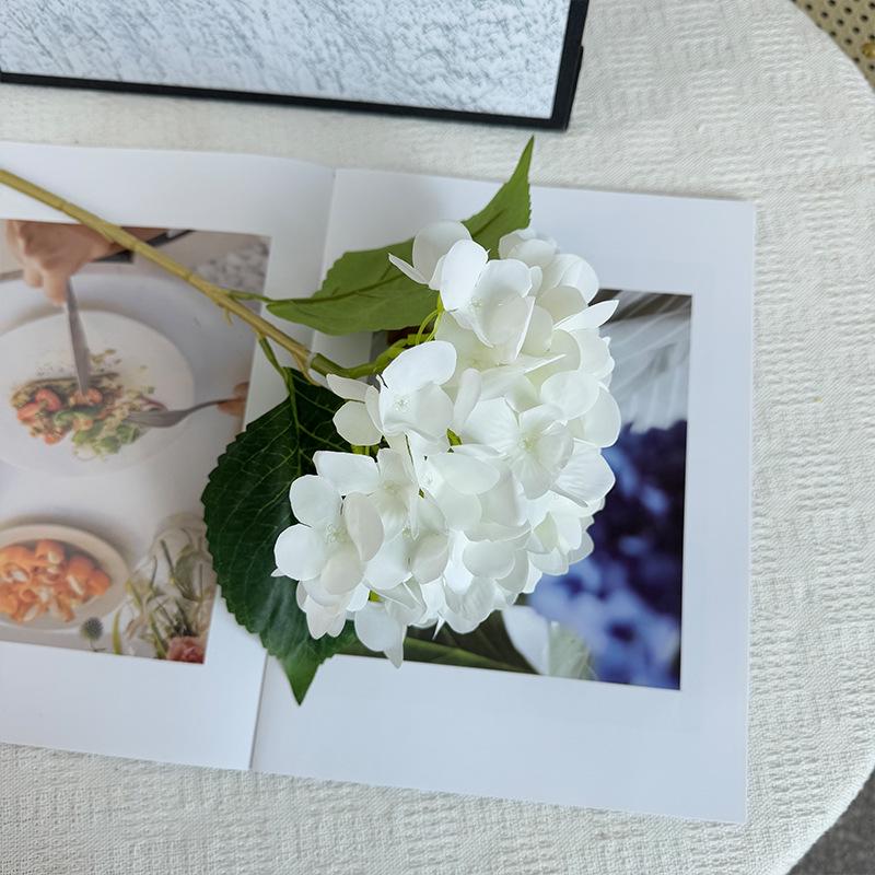Hydrangea Artificial Flower Ornament for Living Room and Dining Table Decoration