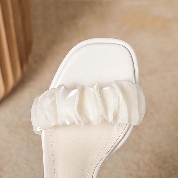 Женские босоножки на массивном каблуке. Летние босоножки на высоком каблуке — фото 12