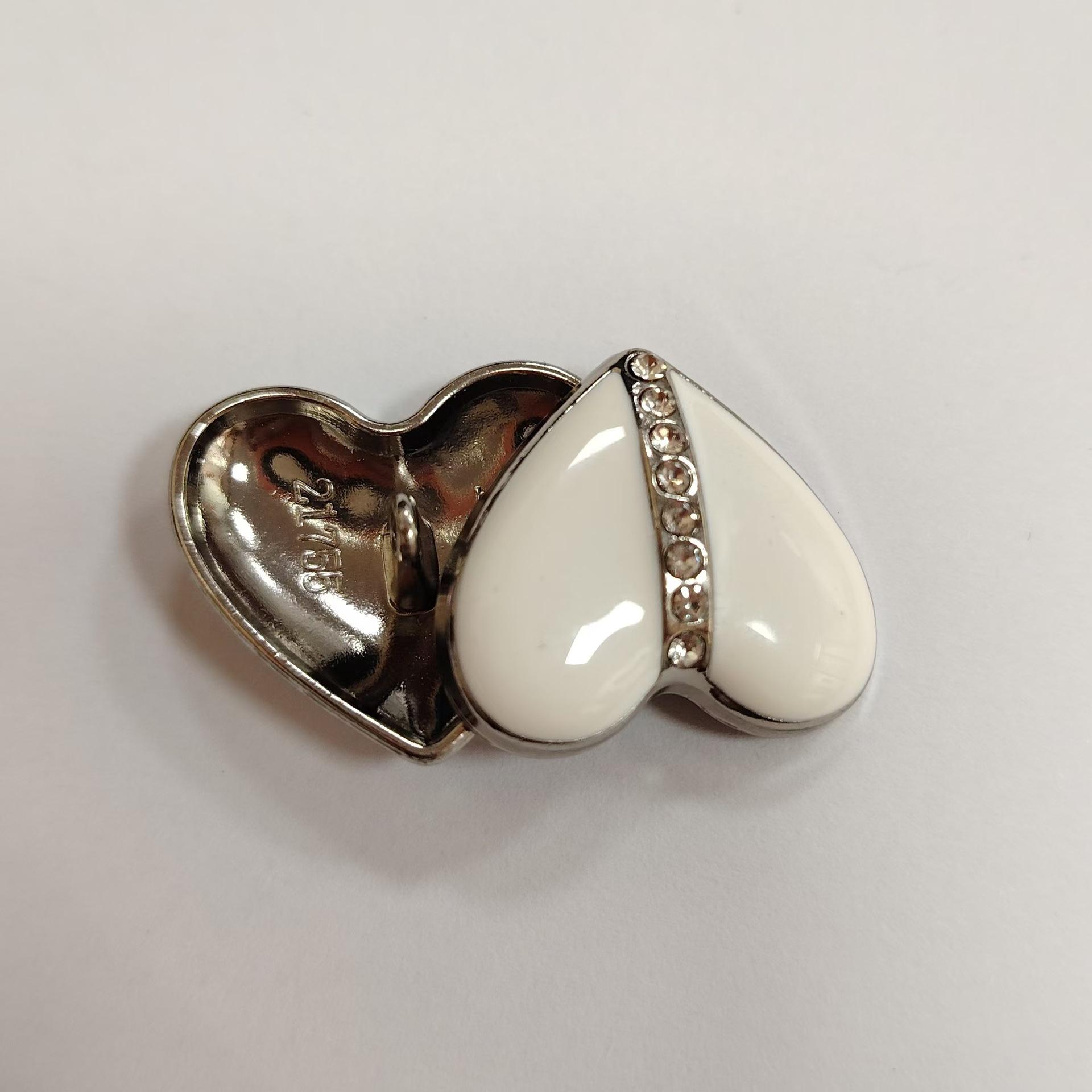 

10 шт. высококачественных пуговиц Love, пуговиц в форме персикового сердца с бриллиантами, шерстяное пальто, изысканный женский топ в форме сердца, пальто, сшитое вручную 15MM-hanging white oil + white glue