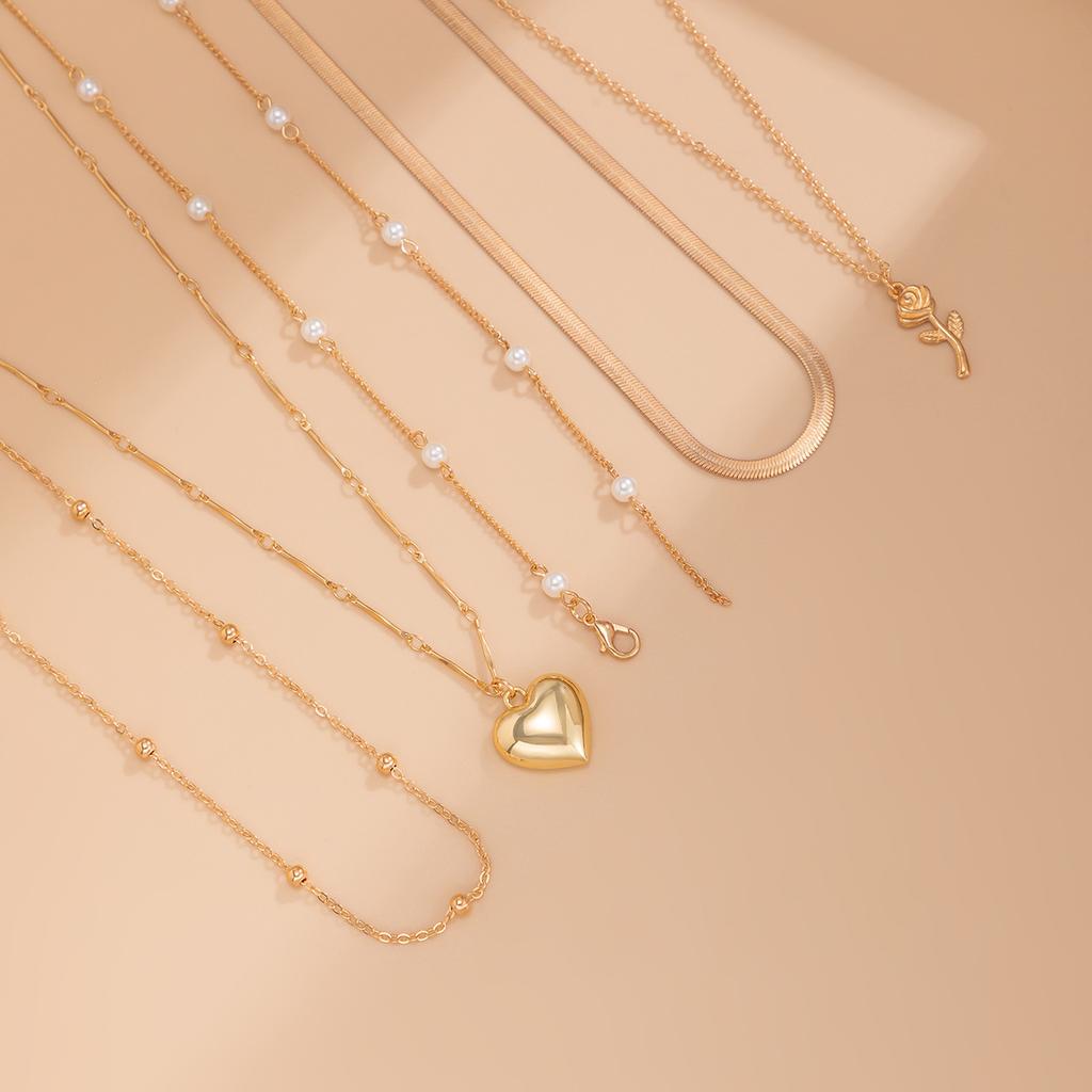 Sweet And Cool Rose Love Collarbone Necklace, Temperament Imitation Pearl Snake Bone Chain Stacked Necklace