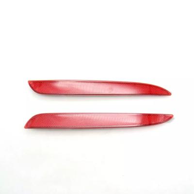 Červený zadný odrazový reflektor na ľavú a pravú stranu auta Pre Mazda 3 2008-2012 MA2830100