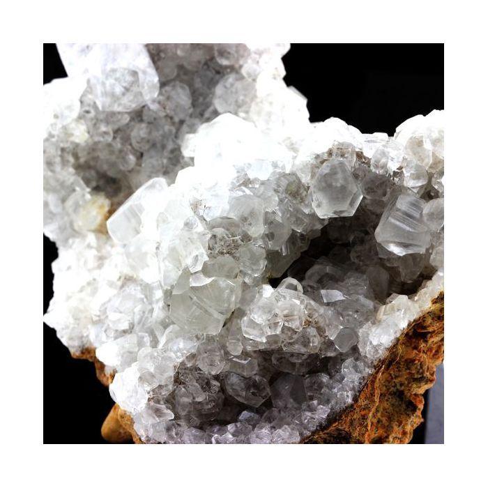 Pierres et Minéraux. Calcite. 3195.0 ct. Pau. France. Rare.