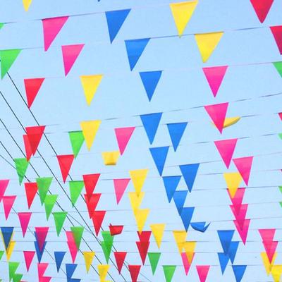 Colorful Triangle Pennant Flags for Weddings, Festivals, Celebrations, Outdoor Decorations, and Construction Site Warnings