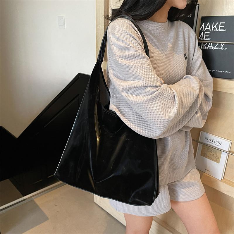 Large Capacity Bag Women's New Summer Relaxation Tote Bag College Students Commuting Shoulder Bag