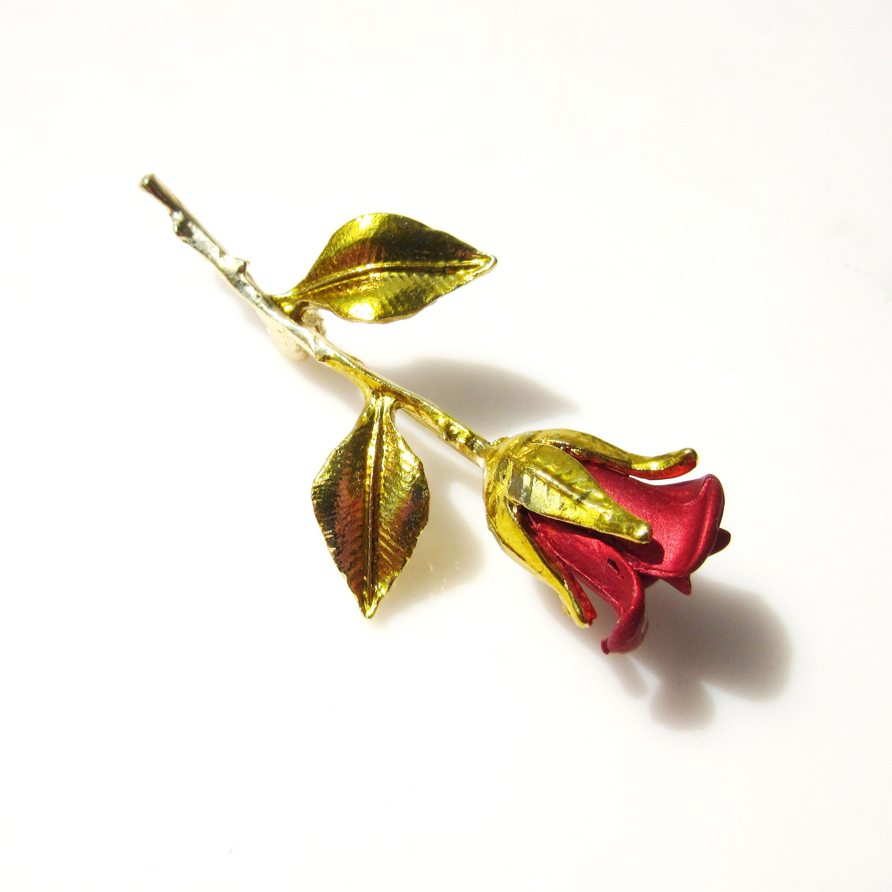 

Vintage Style Metal Rose Brooch Pin with Detailed Leaf and Stem Design Suitable for Accessories and Clothing Decoration