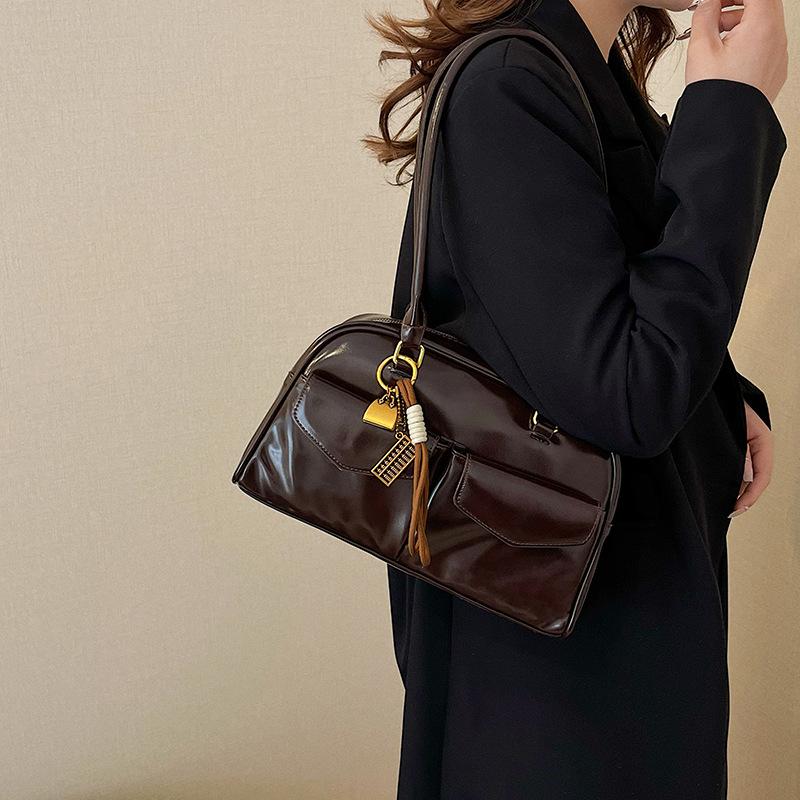 2025 autumn and winter new fashion pillow bag women's autumn and winter retro Boston bag portable shoulder bag