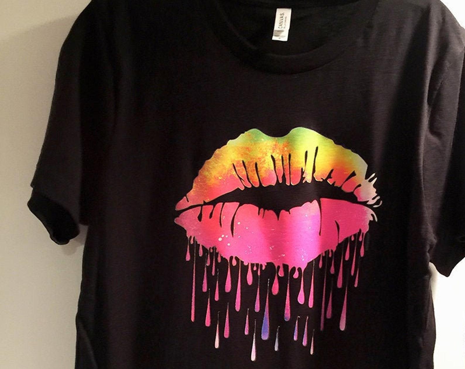 Neon Lips Graphic T-Shirt: Dripping Sugar Lips Print L