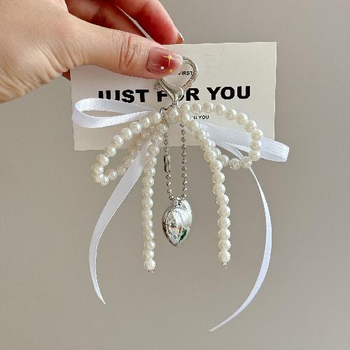 French Ribbon Pearl Bow Style Bag Charm Versatile Keychain Pendant Heart Drop for Schoolgirl Kawaii Key Holder Cute Accessory