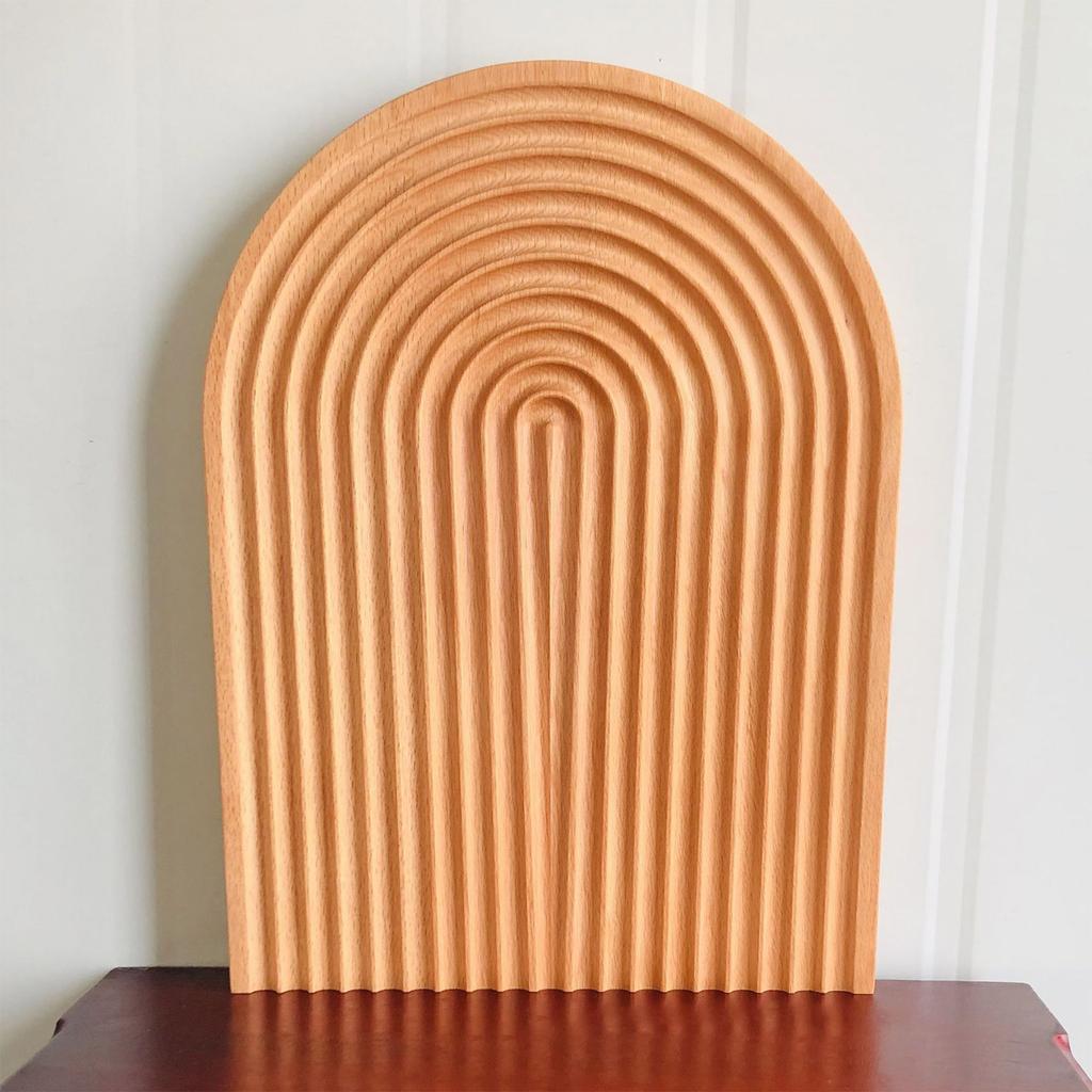 Dekoratives Holz-Servierbrett, Lebensmittelechtes Buchenholz-Schneidebrett für Vorspeisen, Servierplatte Holz für Küchentheke in gerippter Form