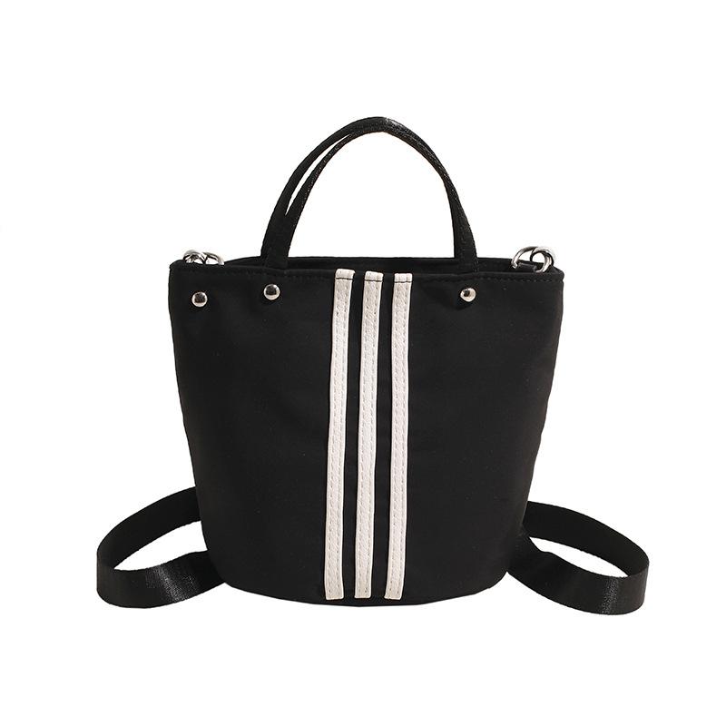 Casual and Lightweight Nylon Cloth Bag Women's 2025 New Fashion Shoulder Messenger Bag Simple Bucket Bag