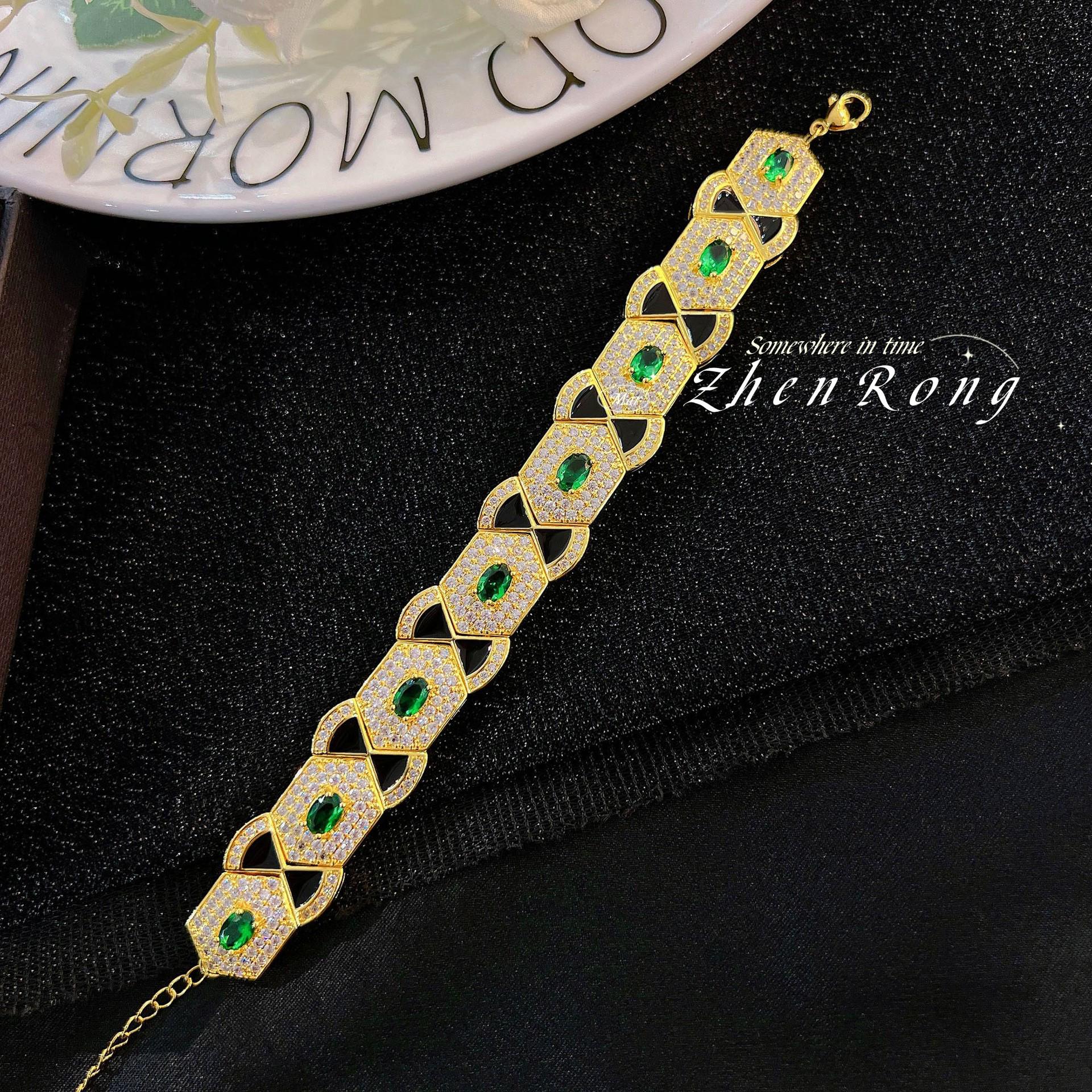 

Винтажный браслет-бенгл в стиле ар-деко из черного лака с изумрудом и бриллиантами для женщин