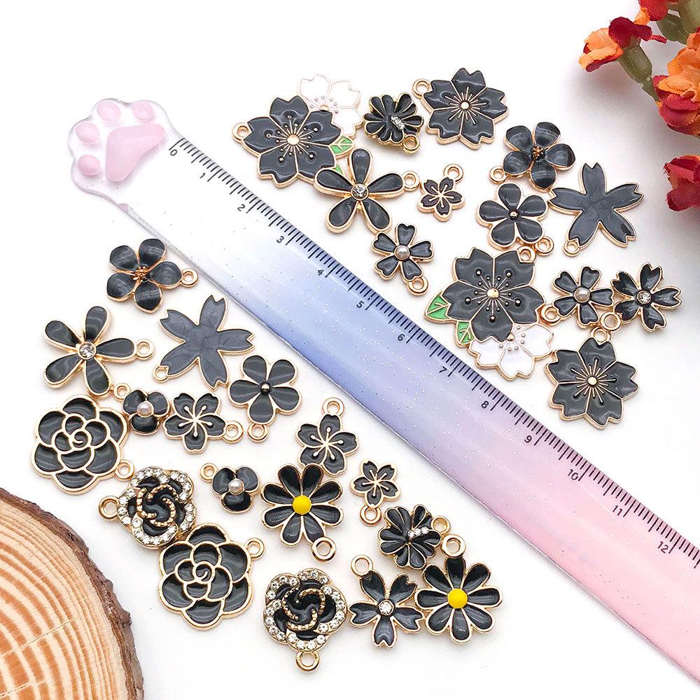 "Set of 30 Black Flower DIY Korean Jewelry: K-Gold Oil Drop Alloy Pendants for Earrings & Bracelets"