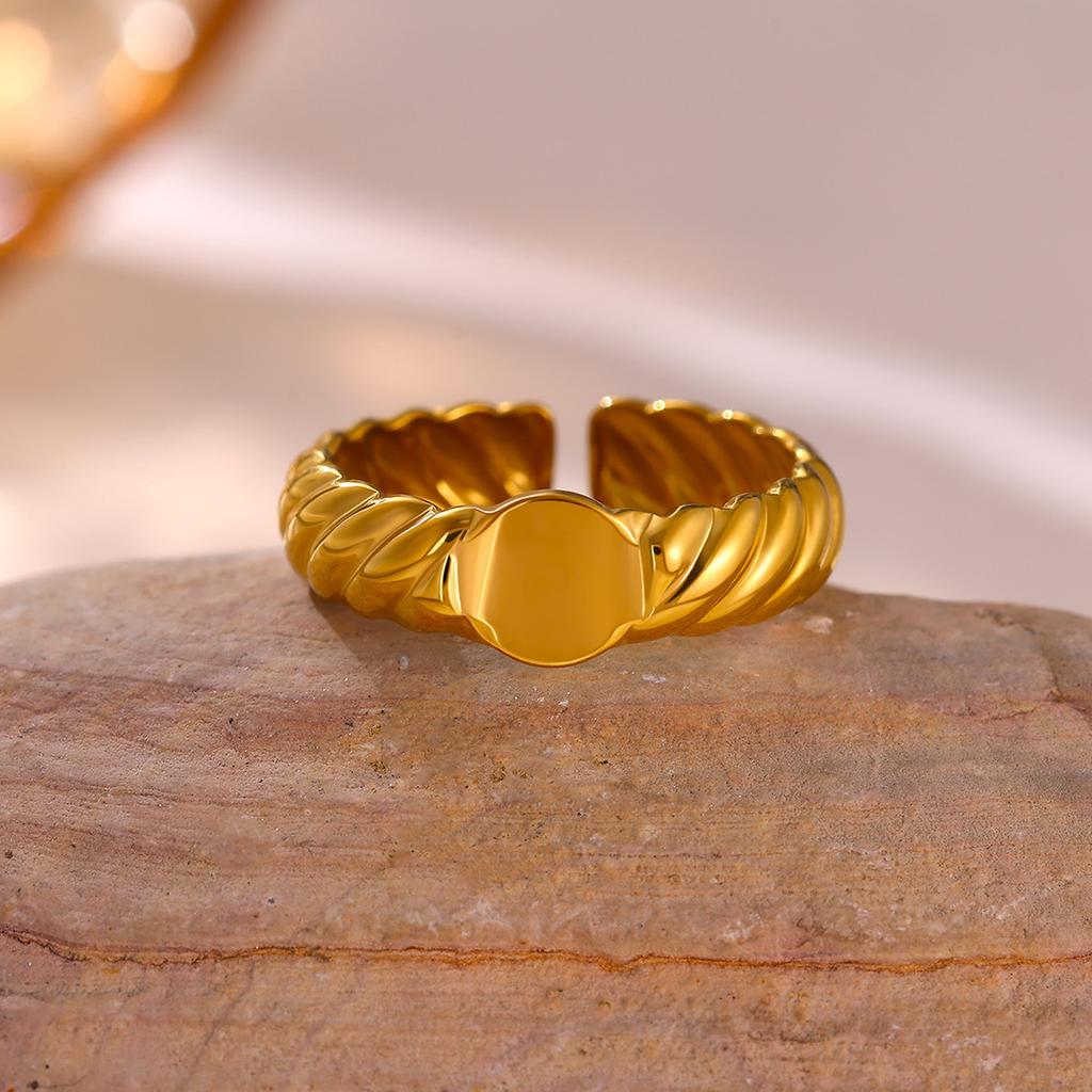 Romantic Mini Heart Proposal Rings For Women Elegant Fashion Gold Color Stainless Steel Ring Minimalist Anillos Wedding Jewelry