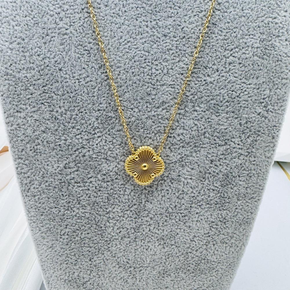 15MM Titanium Steel Four-leaf Clover Single Necklace Does Not Lose Color Ladies High-grade Necklace