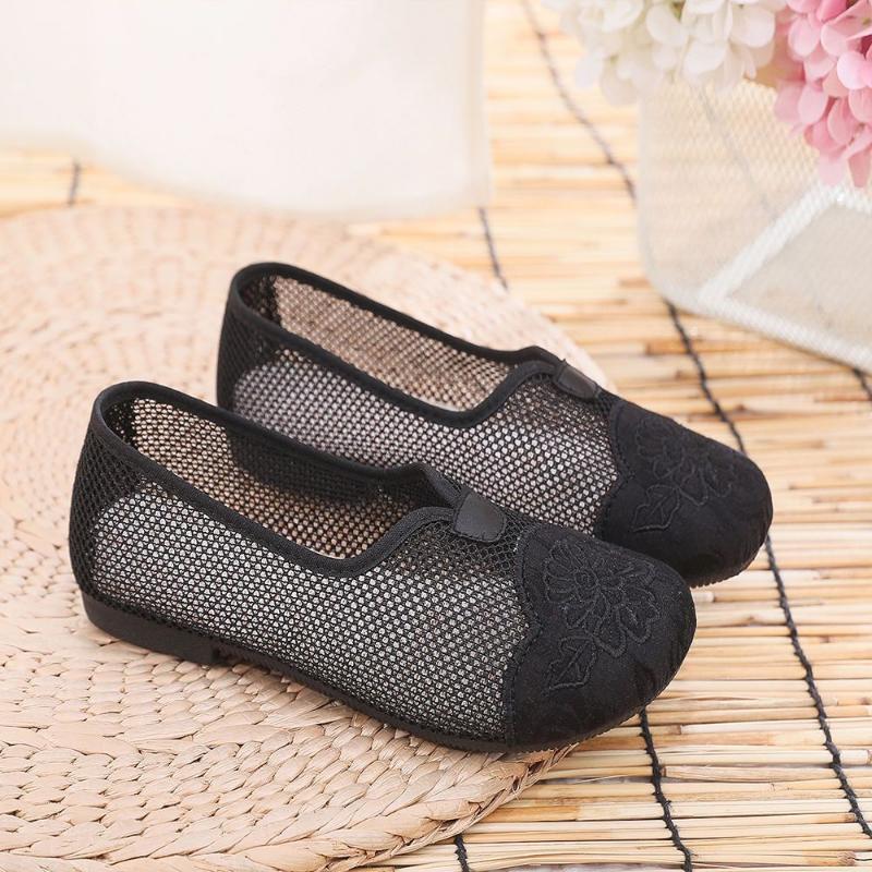 Women Mesh Breathable Shoes Ladies Embroidered One Foot Non-slip Soft Sole Comfortable Breathable Shoes Footwears
