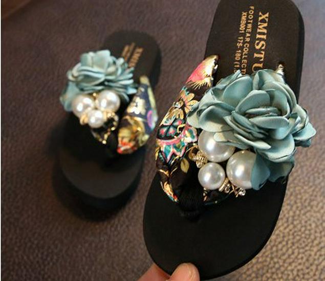 Korean Style Women's Summer Parent-Child Flower Wedge Flip-Flops: Non-Slip Thick Sole Beach Sandals for Outdoor Wear