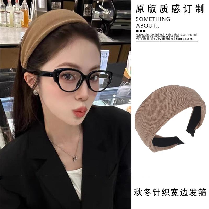 Autumn Winter Wide Velvet Headband for Women, Soft Plush High Crown Crush-Proof Hair Band Vintage Style