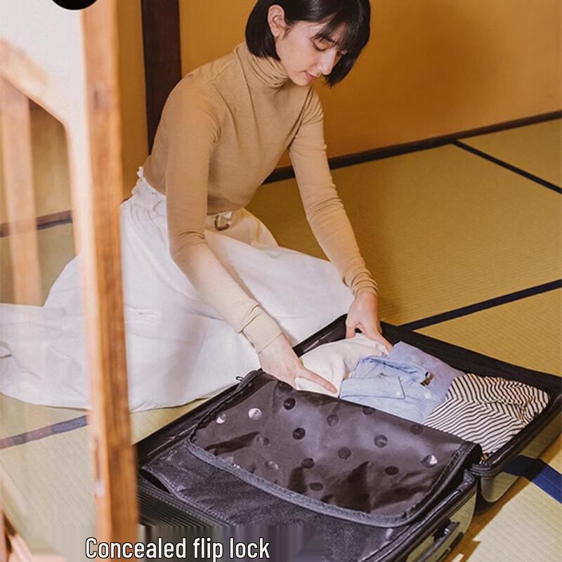 ITO First-Gen Lightweight Carry-On Spinner Suitcase