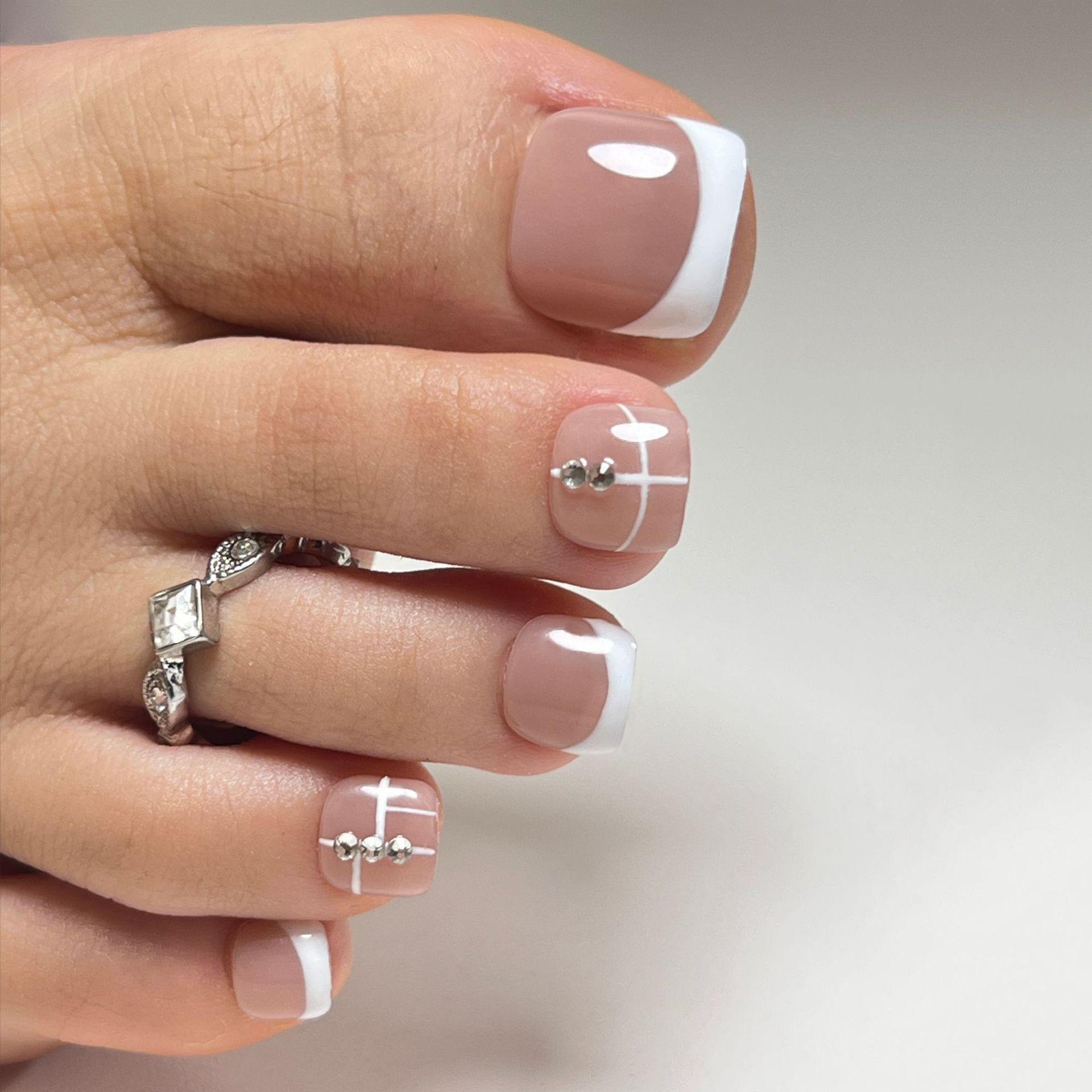 Съемные белые наклейки для французского педикюра со стразами Glue Version