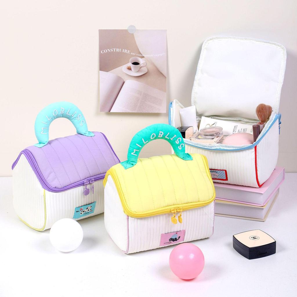 Charming House-Shaped Cosmetic Bag - Large Capacity, Waterproof, Portable Souvenir Storage