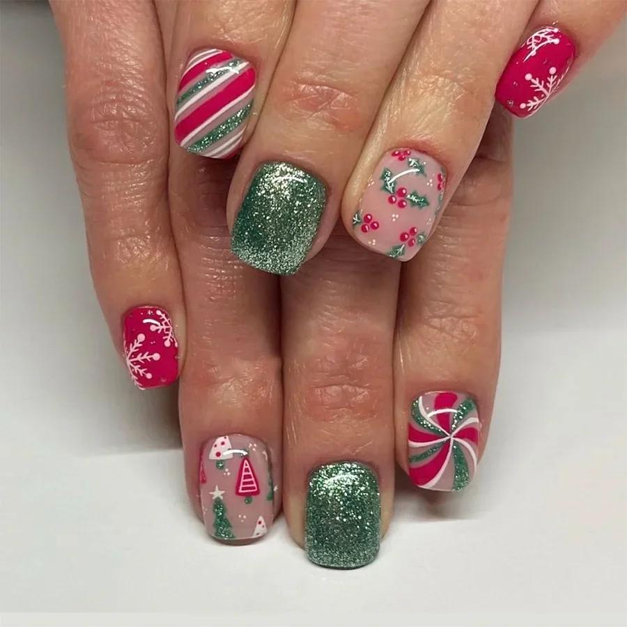 BEPAN 24Pcs Green Santa Press On Nails Short Glossy Square Full Cover Fake Nail Tips Christmas Tree with Glitter False Nail Festival