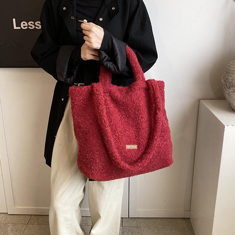 2025 new plush soft waxy shoulder bag underarm bag large capacity dual-purpose commuter portable tote bag