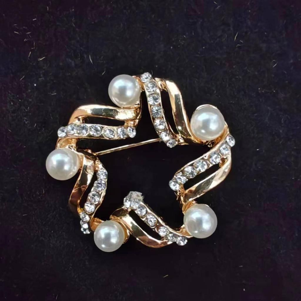 High-End Luxury Flower Pearl Brooch and Corsage Pin – Creative Versatile Accessory