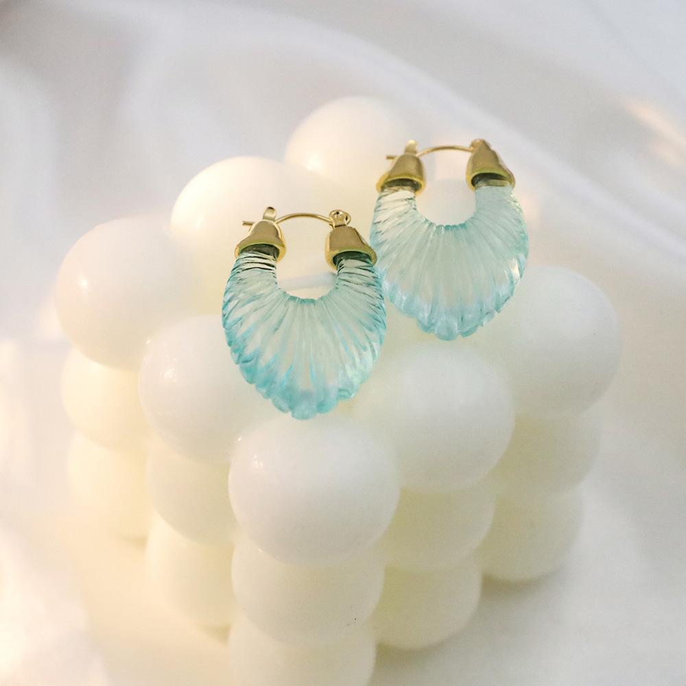 Special For Niche Retro Transparent Resin Earrings, High-End Fashion Transparent Color V-Shaped Ear Buckles