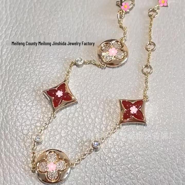 Donkey's Diamond Four-Leaf Clover Bracelet: Women's Elegant Round Five-Flower Design with White Mother-of-Pearl & Pink Shell.