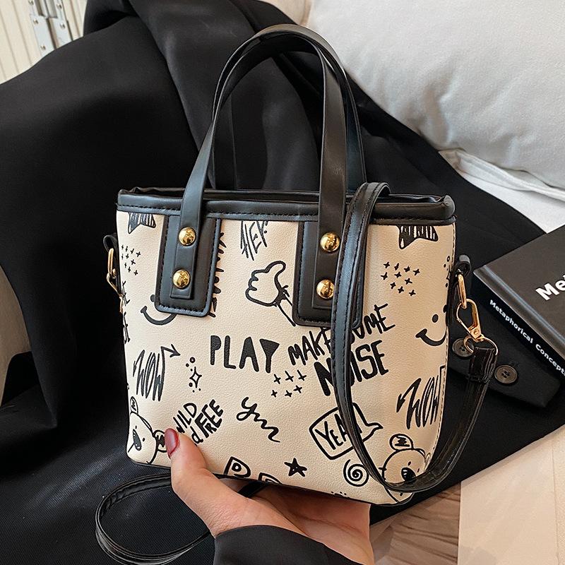 Fashionable and Trendy Printed Shoulder Bag for Women's New Simple Hand To Wear Tote Bag for College Students' Commuting Class Bag
