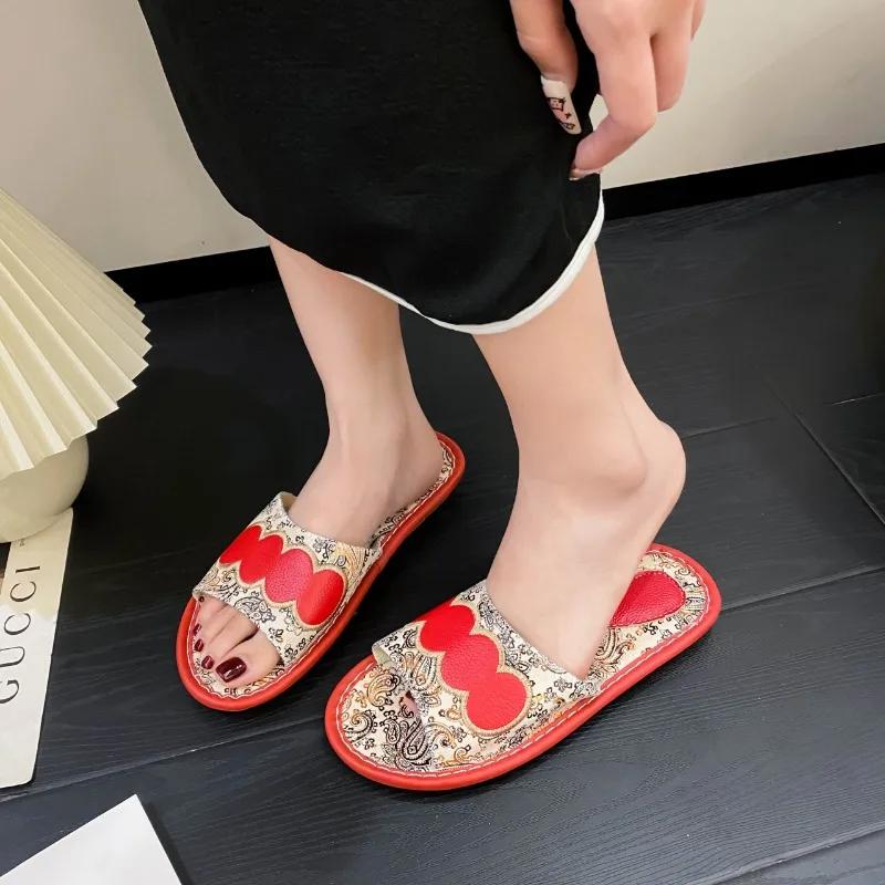 

Модная женская обувь 2024 года, высококачественные базовые женские тапочки, модные повседневные тапочки с принтом, женские хиты продаж, тапочки на плоской подошве с открытым носком 40 красный
