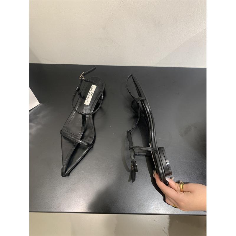 

Pointed one-word buckle with flat-bottomed beach sandals for women 2025 South Korea s very simple cross thin strap open-toed sexy women s shoes 39 чёрный