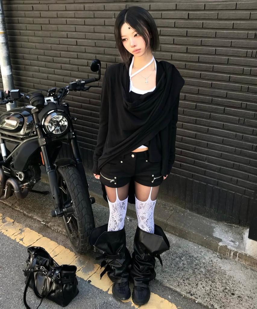 Inegi Angled Seam Zip Shorts (Black)